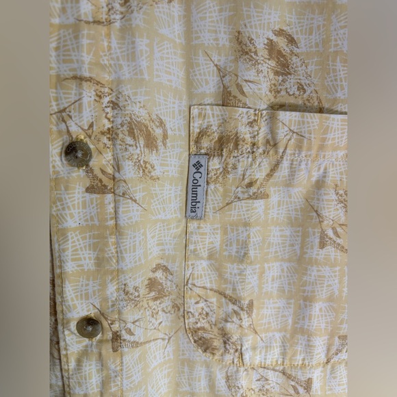 Columbia Shirt Size L Short sleeve Beige Fish Pattern Button Down Cotton - Picture 7 of 11